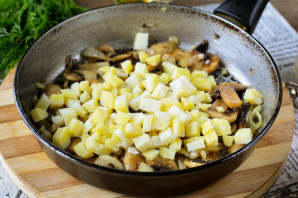 Заливной пирог с картофелем и грибами - фото шаг 7