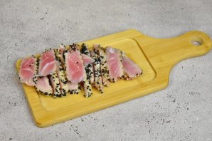 Теплый салат с тунцом - фото шаг 5