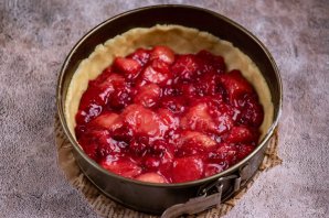 Пирог с ягодной начинкой, которая не течет - фото шаг 13