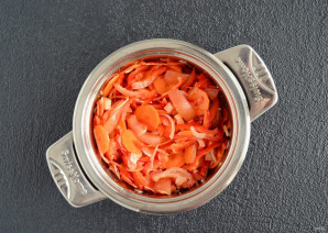 Салат из помидор, перца и моркови - фото шаг 3