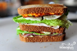 Сэндвич с беконом, ветчиной и индейкой - фото шаг 7