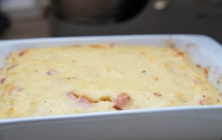 Запеканка с колбасой и сыром - фото шаг 5