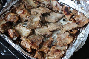 Лучший рецепт запеченных свиных рёбрышек с маринадом, аджикой и кетчупом - фото шаг 6