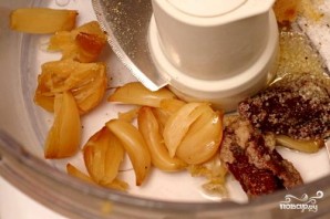 Соус из запеченного чеснока и фасоли - фото шаг 2