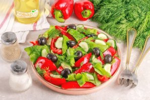 Салат с маслинами и сладким перцем - фото шаг 7