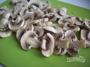 Суп из плавленых сырков с грибами - фото шаг 1