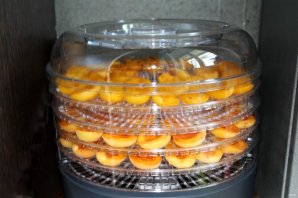 Вяленые абрикосы в домашних условиях на зиму - фото шаг 6