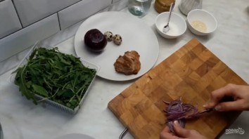 Вкусный салат с грушами и мясом - фото шаг 2
