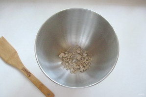 Пирог с сухофруктами из дрожжевого теста - фото шаг 2
