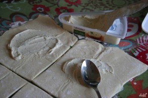 Пирожки с курицей и сыром в духовке - фото шаг 3