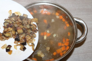 Суп из кабачков и баклажанов - фото шаг 7