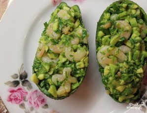 Салат из авокадо и креветок - фото шаг 4