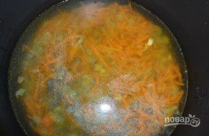 Суп с колбасным сыром - фото шаг 2