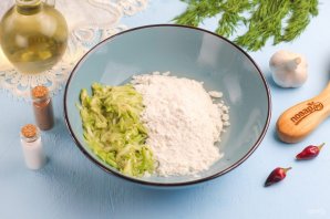 Постные оладьи из кабачков - фото шаг 5