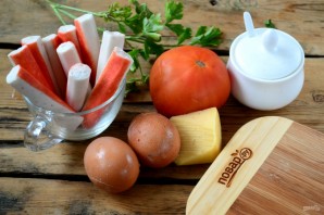 Слоеный салат с крабовыми палочками (вкусно и просто) - фото шаг 1