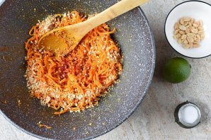 Постный салат из моркови - фото шаг 8