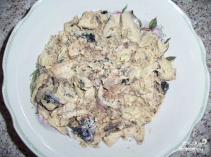 Салат из скумбрии с рисом - фото шаг 1