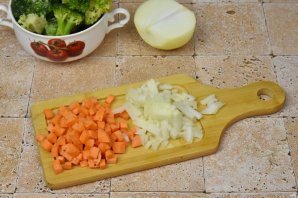 Картофельный суп с брокколи - фото шаг 2