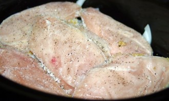 Тушеная курица в сливочном соусе - фото шаг 3