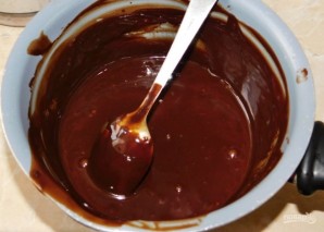 Шоколадные капкейки с шоколадной начинкой - фото шаг 4