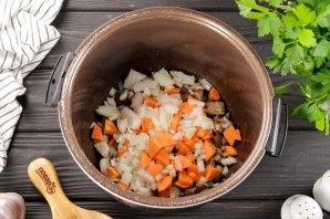 Макароны с мясом в мультиварке - фото шаг 4