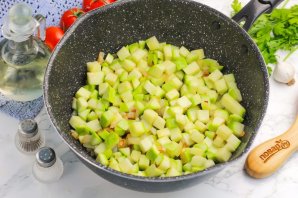 Икра кабачковая на сковороде - фото шаг 5