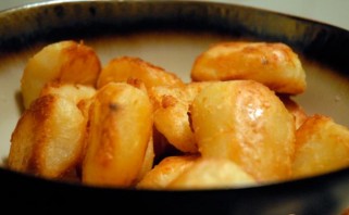 Картошка кусочками в духовке - фото шаг 6
