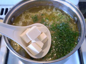 Рыбный суп с плавленым сыром - фото шаг 10