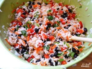 Салат с рисом и креветками - фото шаг 9