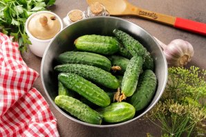 Малосольные огурцы быстрого приготовления в кастрюле - фото шаг 1