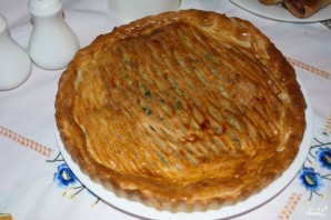 Пирог с сыром из дрожжевого теста - фото шаг 9
