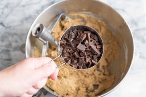 Песочное печенье с шоколадом и маршмеллоу - фото шаг 9