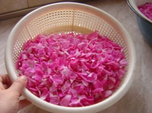 Розовое варенье пятиминутка - фото шаг 3