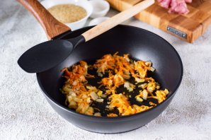 Рис с мясом в горшочках - фото шаг 4