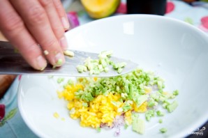 Тартар из лосося с авокадо - фото шаг 5