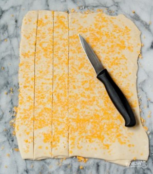 Слоеное тесто с сыром - фото шаг 7