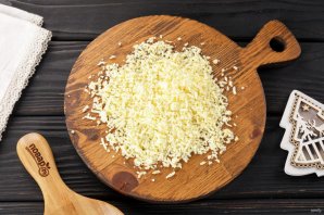 Салат слоеный с креветками - фото шаг 5