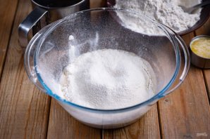 Сдобное дрожжевое тесто для булочек - фото шаг 4