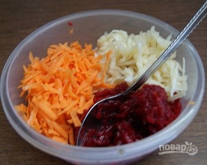 Салат из моркови и свеклы - фото шаг 2