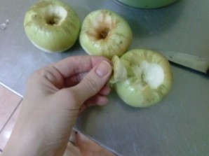 Запеченное яблоко с карамелью - фото шаг 3