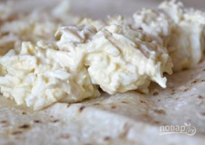 Лаваш с плавленым сыром и яйцом - фото шаг 4