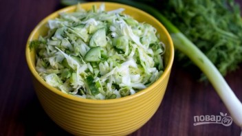 Салат из свежей капусты и огурца - фото шаг 4
