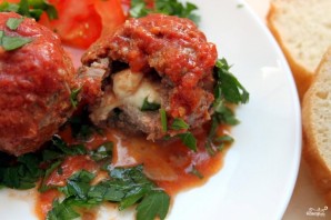 Мясные шарики с моцареллой в томатном соусе - фото шаг 7