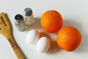 Яичница в апельсине - фото шаг 1