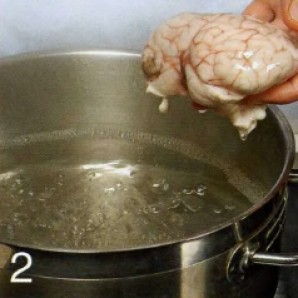 Телячьи мозги в панировке - фото шаг 2