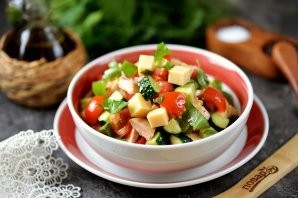 Салат с курицей, овощами и сыром - фото шаг 7