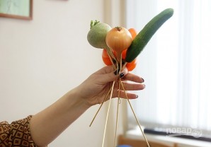 Букет из овощей своими руками - фото шаг 4