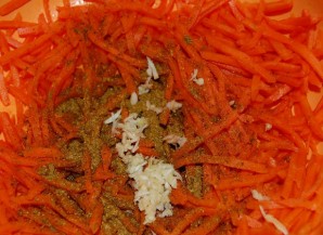 Салат из фунчозы с морковью - фото шаг 2