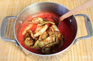 Жареные баклажаны в томатном соусе на зиму - фото шаг 6