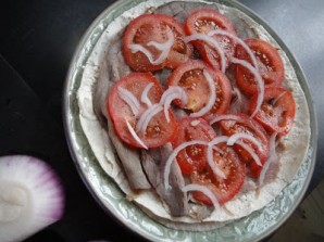 Говядина, запеченная в духовке с сыром и помидорами - фото шаг 4